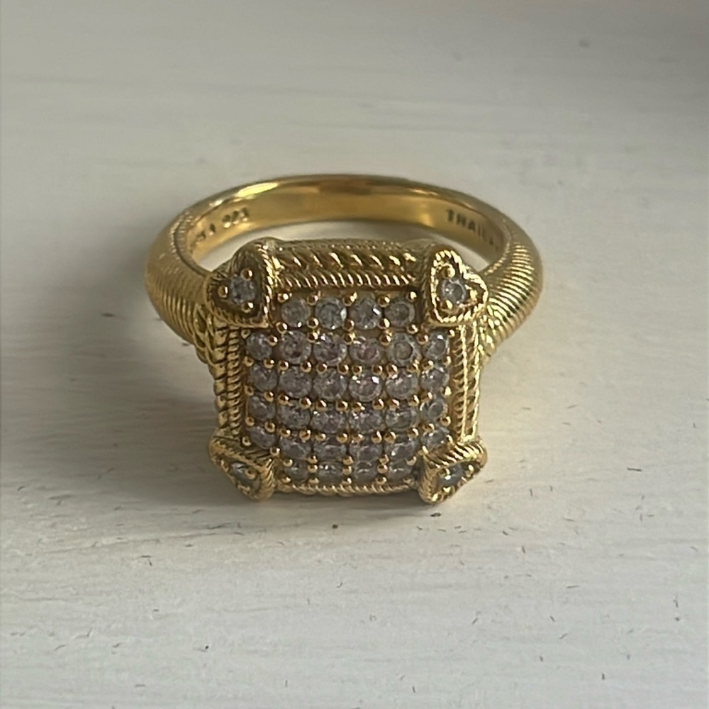 Sparkling Judith Ripka Pave Gold Clad Statement Ring. - Picture 2 of 7